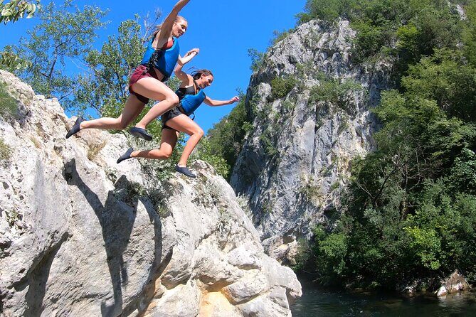 Private Cetina rafting trip|Cave exploring|Cliff jumping & more - Picnic Break With Fruit, Chocolate, and Snacks