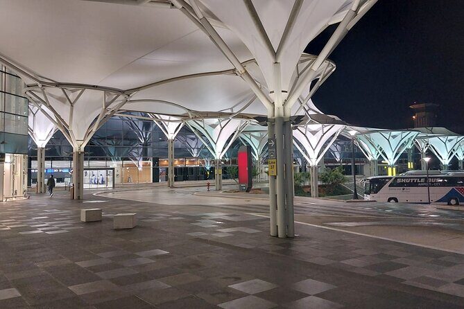 <strong>Private Door to Door Airport Split Transfer up to 15 People</strong> – Key things that make this transfer work well’ /></p>
<ul>
<li><strong>Name-on-arrival meet-up</strong> in the arrivals area or in front of the ferry, so you don’t play guessing games</li>
<li><strong>Door-to-door drop-off</strong> to your accommodation unit or a specific address you choose</li>
<li><strong>Luggage help</strong> when you meet the driver and when you transition to the vehicle</li>
<li><strong>Quick orientation drive</strong> passing <strong>Kaštela</strong> and <strong>Solin</strong>, with answers to your questions on the way</li>
<li><strong>English offered</strong> and a <strong>mobile ticket</strong> for easy access on your phone</li>
<li><strong>Strong track record</strong>: 5/5 rating and 100% recommendation rate based on 136 ratings</li>
</ul>
<h2 id="meeting-your-driver-at-split-arrivals-airport-and-ferry">Meeting Your Driver at Split Arrivals (Airport and Ferry)</h2>
<p><img width="669" height="446" decoding="async" src=