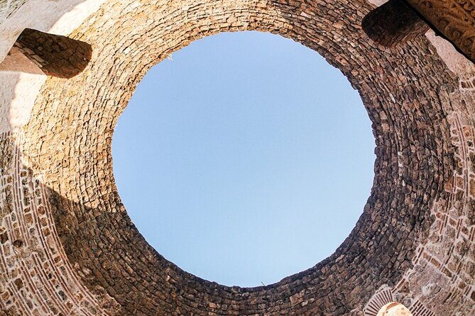 Private Split & Klis Game of Thrones Tour - Old Split alleys: where the filming path meets history