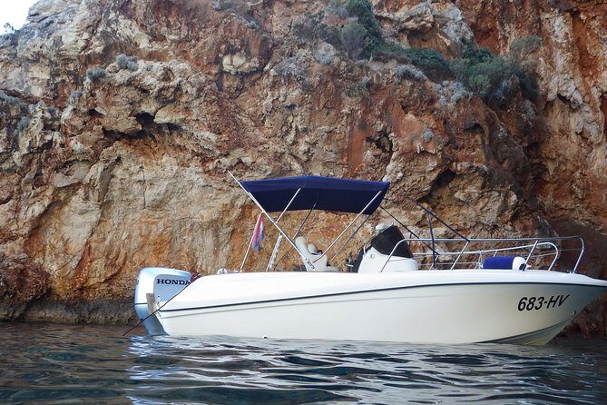 Private tour of Pakleni islands, Red Cliffs & South Shore of Hvar - Key highlights to look for