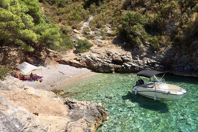 Secrets of Brac and Solta from Trogir and Split-Private tour - Studio Stomorska: a village lunch option with sea-view dining