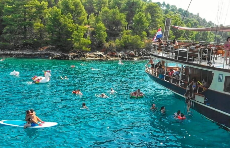 Split: All inclusive Brač & Šolta Island Swimming Cruise - Practical Tips: What to Bring So You Enjoy Every Minute