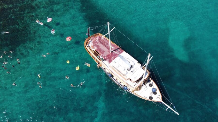 Split: All inclusive Brač & Šolta Island Swimming Cruise - The Traditional Village Moment and the Return Cruise Back to Split