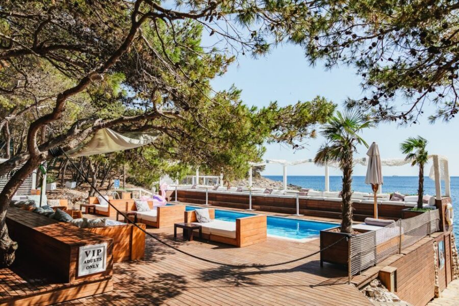 Split: Blue Cave, Vis & Hvar Full-Day Trip by Speedboat - Who should book this speedboat day trip