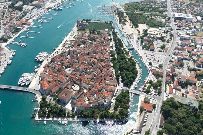 Split: Blue Lagoon & 3 Island Cruise with Wine & Snorkeling - Blue Lagoon: where the water does the selling