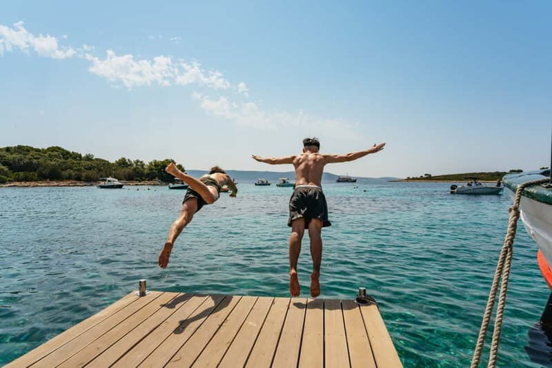 Split: Blue Lagoon & 3 Islands Speedboat Tour - Toto Travel meetup: where the day actually starts