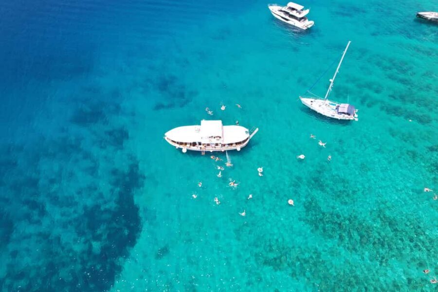 Split: Blue Lagoon and Šolta Boat Tour with Lunch and Drinks - Two Ports, One Solid Sea Day: Stobreč or Split