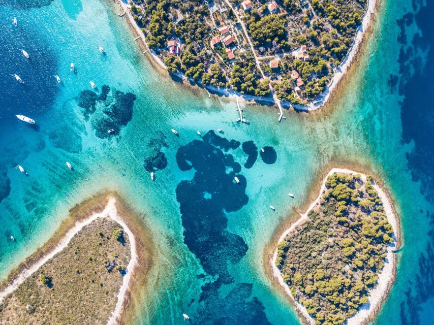 Split: Blue Lagoon and Šolta Boat Tour with Lunch and Drinks - Blue Lagoon Stop: The Main Character Swim