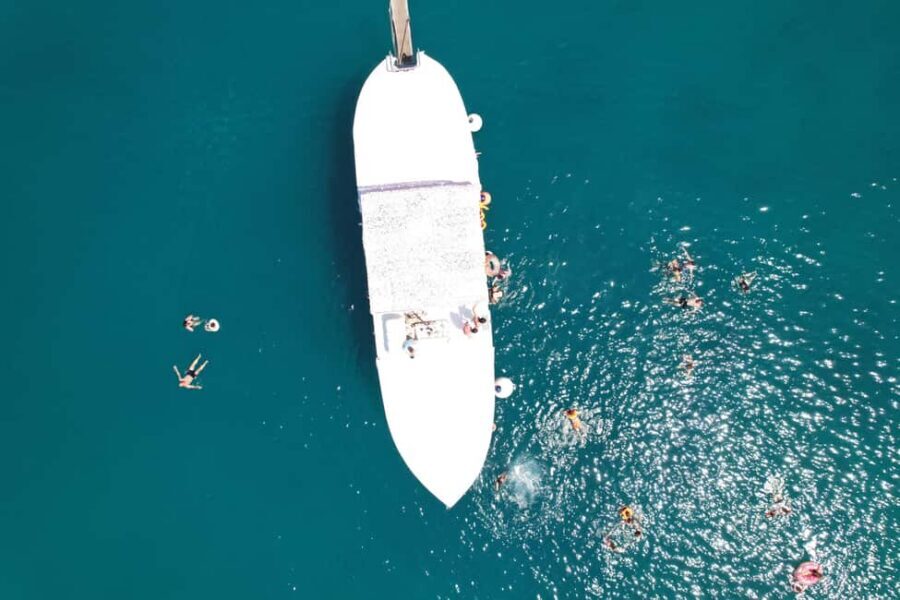 Split: Blue Lagoon and Šolta Boat Tour with Lunch and Drinks - Nečujam Bay and the Kontesa Shipwreck: Snorkeling With a Story