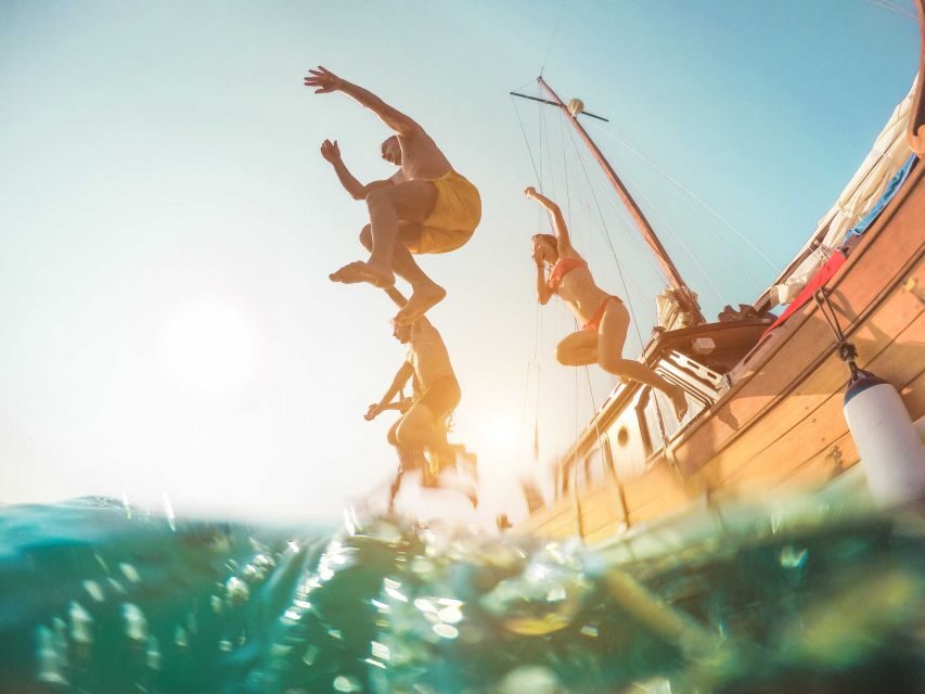 Split: Blue Lagoon and Šolta Boat Tour with Lunch and Drinks - Lunch, Wine, and Drinks: The On-Board Part You’ll Actually Enjoy