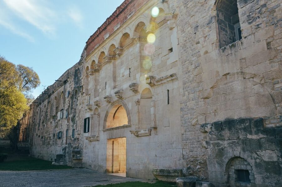 Split: Diocletian's Palace Private walking tour - Starting on Riva: The Bronze Model Meeting Point