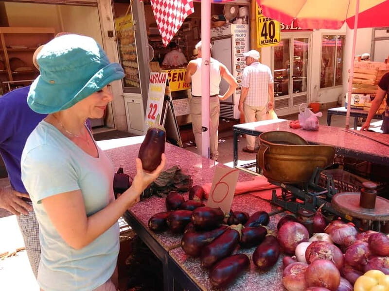 Split: Food Tasting Walking Tour - Prosciutto and Street History in the Medieval Core