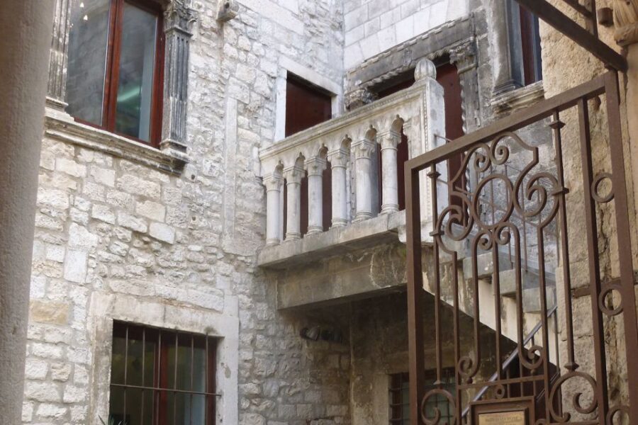 Split: Game of Thrones Tour with Diocletian's Palace Cellar - Diocletian’s Palace Cellars: Where the Series Changes Tone