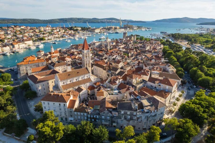 Split: Half-Day Blue Lagoon, Shipwreck, and Trogir Boat Tour - Blue Lagoon: the shallow sand-and-shell water you came for