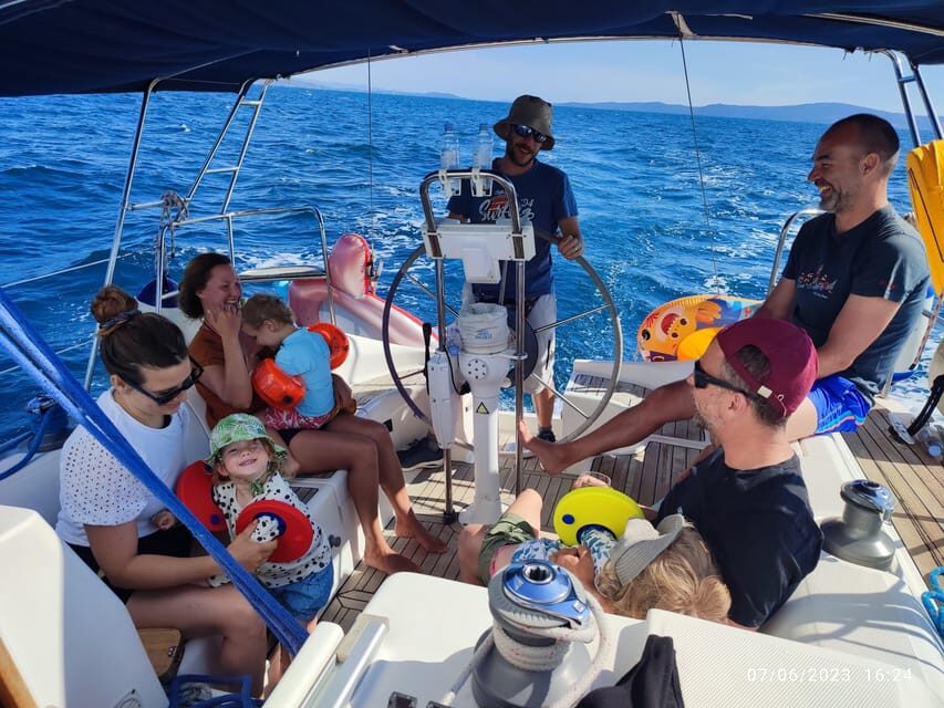 Split: Half Day Sailing Tour with Swim Stop, Snacks and Wine - Meeting logistics you’ll actually care about