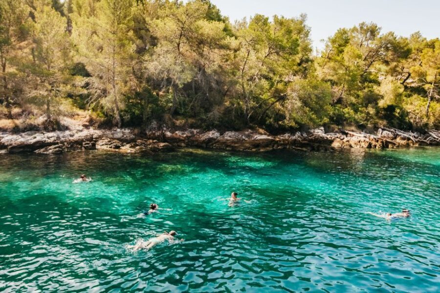Split: Hvar, Pakleni, Brač & Šolta All-inclusive Tour - Obala Lazareta 1: where the day starts right