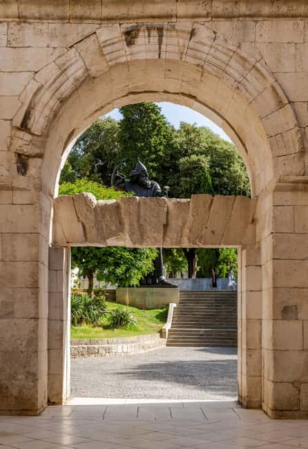 Split: Jewish Heritage & Diocletian's Palace Walking Tour - Diocletian Palace on foot: why the walking route matters