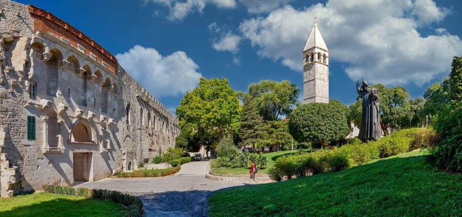 Split: Jewish Heritage & Diocletian's Palace Walking Tour - Starting at South Tours Travel Agency and getting oriented