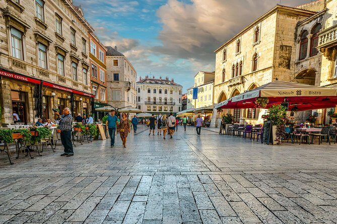Split Old Town History Walking Tour - Vestibulum acoustics and the Temple of Jupiter baptistery