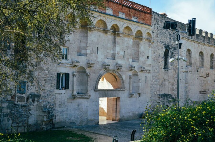 Split: Palace & Old Town Private Walking Tour-Entrance incl. - Key highlights to look for