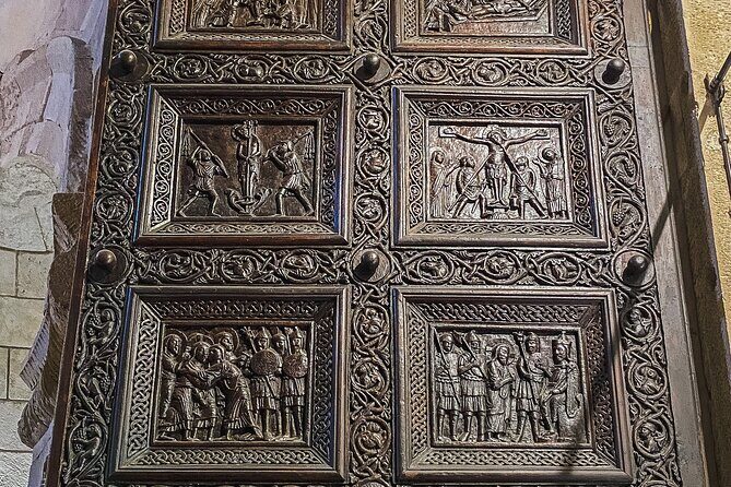 Split Palace & Old Town -Private walking tour- Entrance included - Gates and sacred spaces: Peristyle to Golden Gate