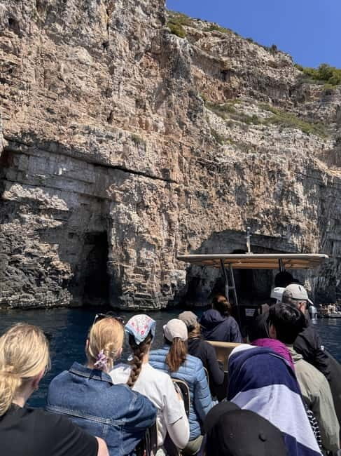 Split/Podstrana: Blue Cave, Hvar & 6 Islands Speedboat Trip - Stop 2: Komiža on Vis for Coffee, Walking, and Filming-Locations Vibes