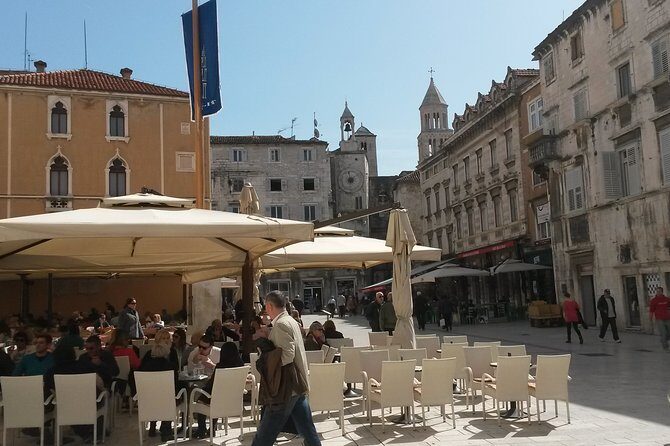 SPLIT-PREMIUM Emperor's Walking Tour for History Lovers + Museum - Key things you’ll notice on the walk