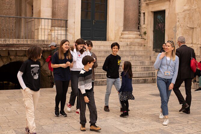 Split Private Walking Tour for Families with kids from 5-17 years - Your tour flow: from Palace puzzles to sea-air pauses