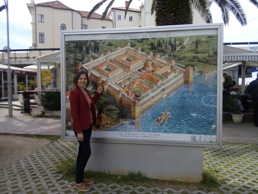 Split: Private Walking Tour in the Historical Town Center - Peristil Square: a power space that still works today