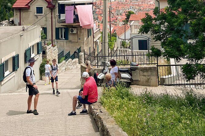 Split Private Walking Tour with a Local - Guide styles can vary: from teacher energy to practical wayfinding