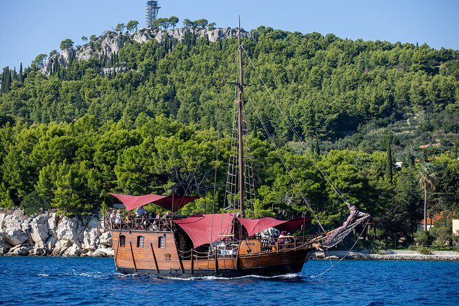Split: Small-Group Half Day Sailing Trip - The traditional lunch moment: food that fits the sea day