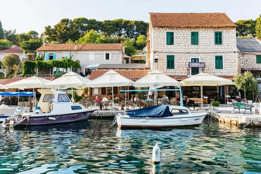 Split/Trogir: Blue Lagoon and 3 Islands Speedboat Tour - Trogir UNESCO stop: Cathedral of St. Lovre and Master Radovan’s doors