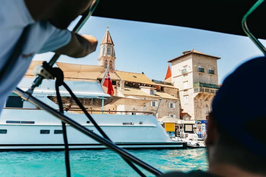 Split/Trogir: Blue Lagoon and 3 Islands Speedboat Tour - Maslinica on Šolta: village atmosphere and where to eat your way
