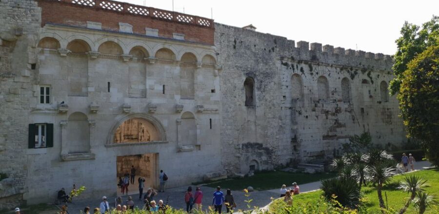 Split: Walking tour of Split with a 'Magister' of History - Finding the Bronze Gate (Brass Gate) and getting your bearings fast