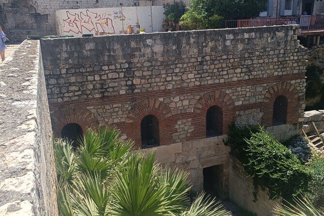 Split Walking Tour with Professor of History - Prokurative Square and Fruit’s Square: Where Stories End—and Meals Begin
