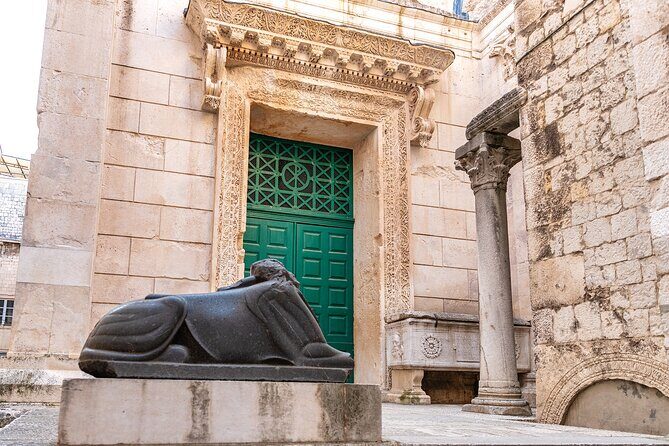 Walking tour of Split with an Art Historian - Golden Gate to Peristyle: learning Cardo and Decumanus the fun way