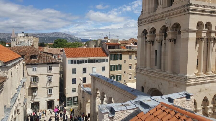 Walking Tour Split - Start Smart at the National Theatre Meeting Point