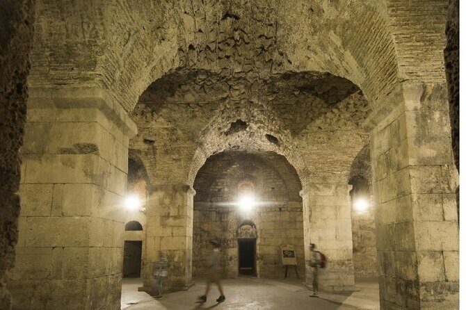YOUR BEST PRIVATE TOUR - amazing Split and Diocletian's palace - The Peristyle and Vestibulum: the center where time layers overlap
